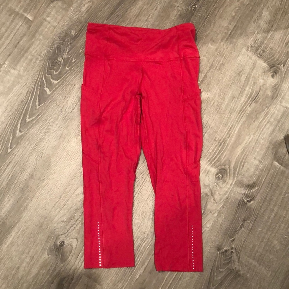 Hot pink lululemon crop 23 length leggings
